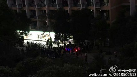 曝張藝興大學(xué)拍戲被趕