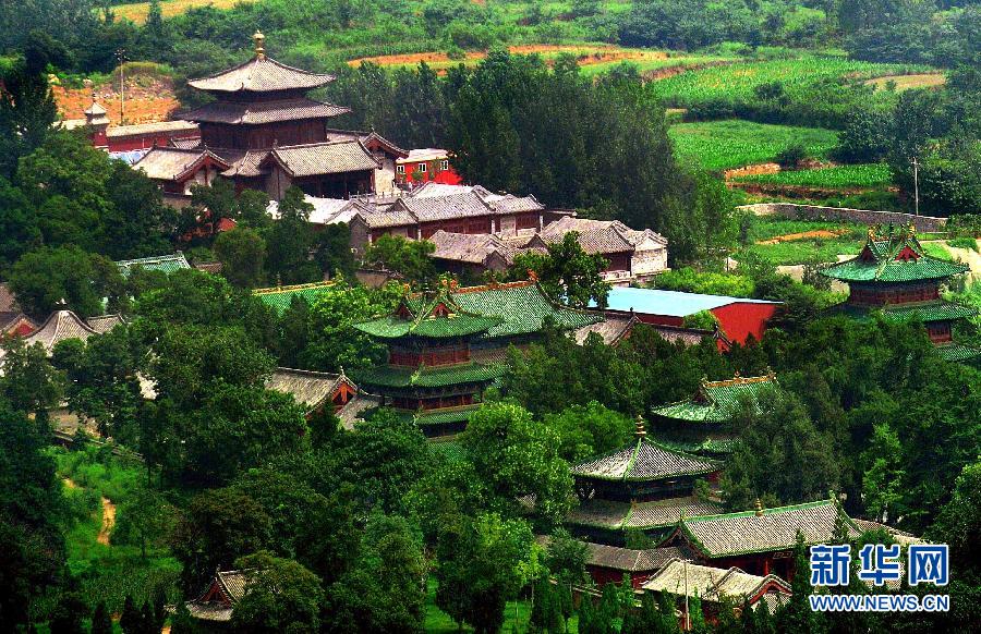 　從少林寺對面的山峰上俯瞰少林寺常住院的全貌(2012年8月4日攝)。