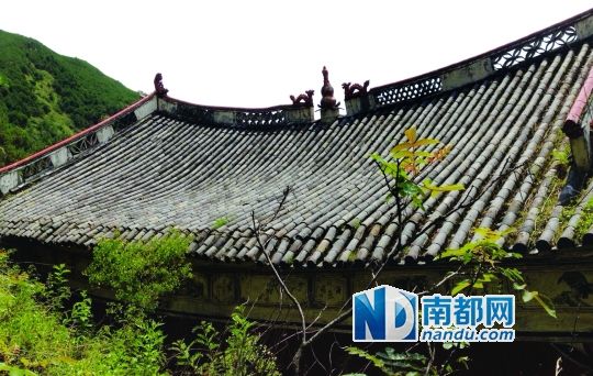 　照光寺在致歉微博中稱，該寺位于蒼山之上，年久失修，且沒有防火通道。