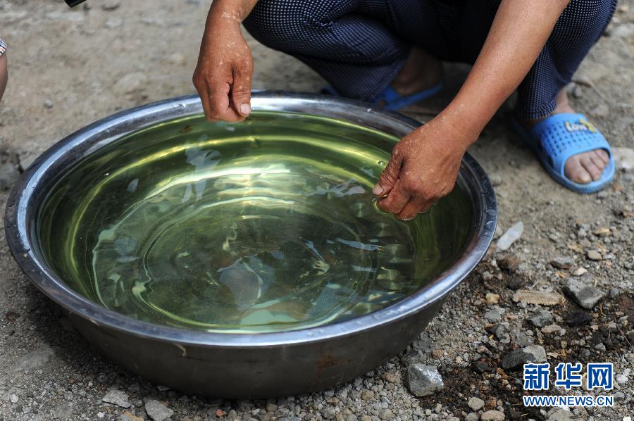 地下水成“綠茶”　污染二十多年該誰治？