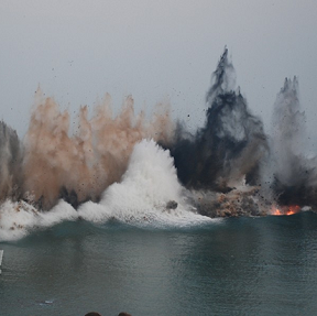 遼寧艦停靠軍港新圖