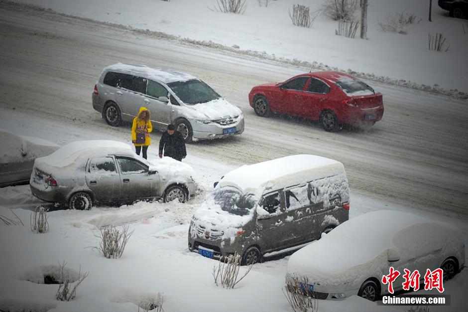 烏魯木齊大雪紛飛30小時 重回