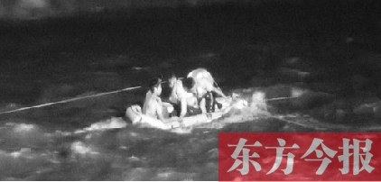 南陽3男子夜晚孤島垂釣遇漲水被困河中央